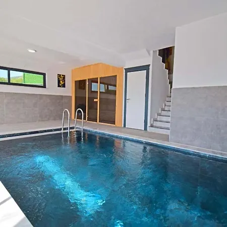 Stunning 4-bed Private Pool Sauna & Hammam Φετιγιέ