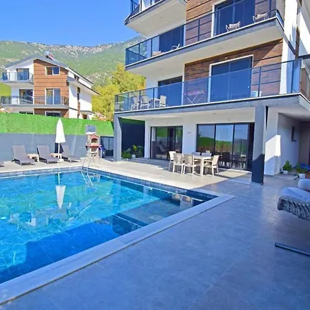 Stunning 4-bed Private Pool Sauna & Hammam Βίλα