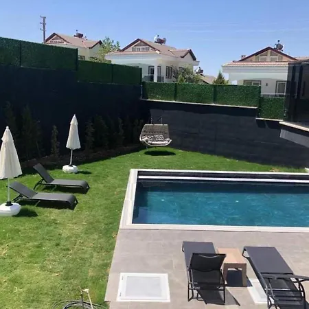 Stunning 4-bed Private Pool Sauna & Hammam Βίλα